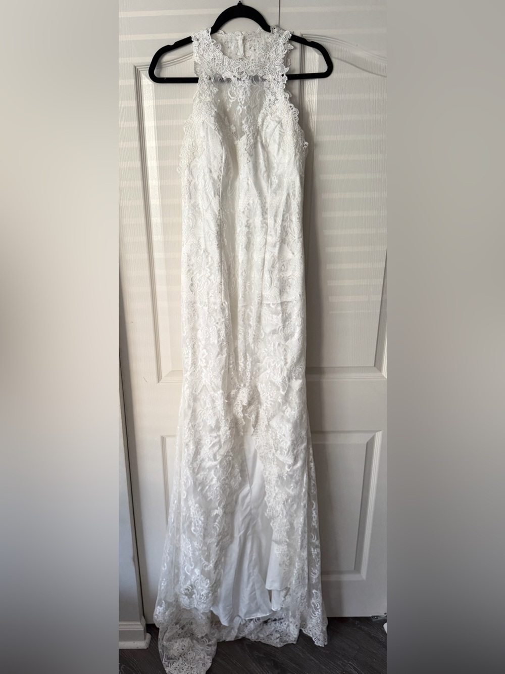 Gorgeous white laced halter/ opened back wedding gown size 12